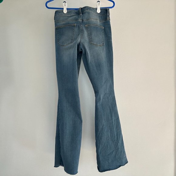 Universal Thread Women's High-Rise Flare Jeans - NWOT - Picture 2 of 5